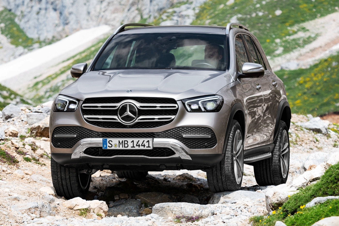 Nova geração do Mercedes-Benz GLE traz suspensão inteligente