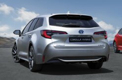 Toyota revela traseira da nova geração da Corolla Fielder