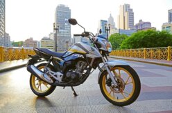 Honda CG Titan ganha versão de comemorativa de 25 anos 