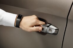 Por R$ 1 mil Creta troca chave por pulseira inteligente