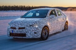 Corsa 2020: nova geração roda camuflada em testes