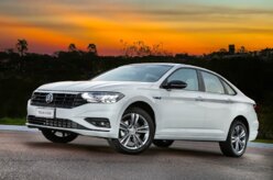 VW Jetta perde força em abril e Toyota Corolla cresce