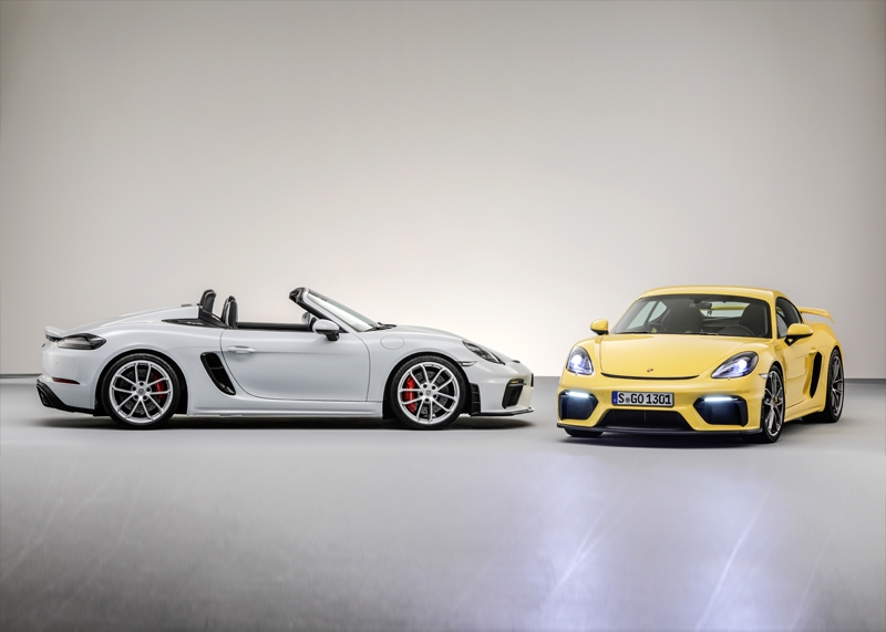 Porsche revela novos 718 Cayman GT4 e 718 Boxster Spyder
